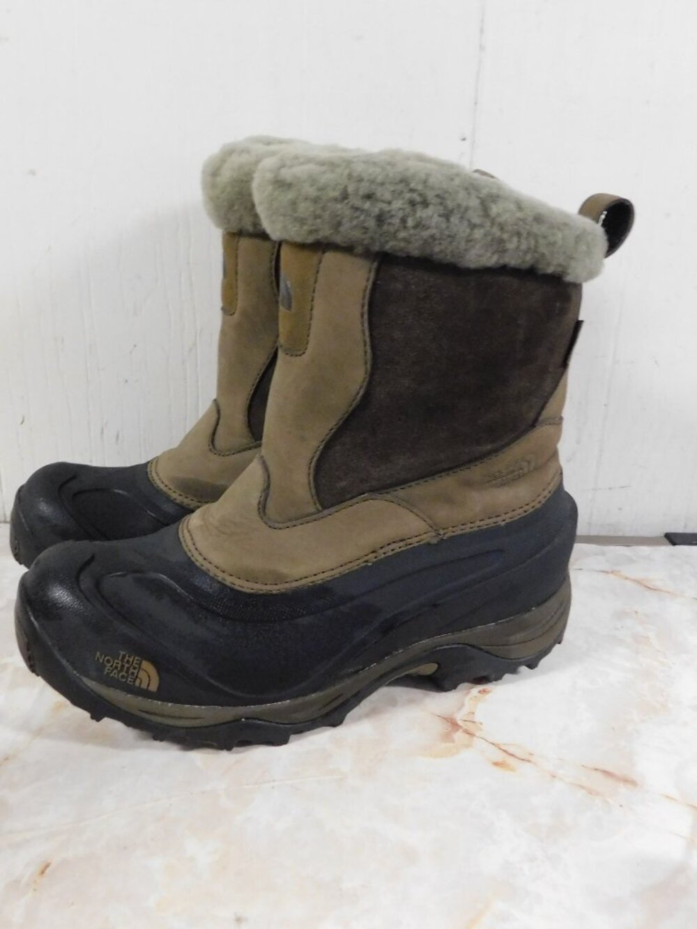 The North Face Suede Leather Faux Fur Waterproof Winter Boots Side Zip Closure